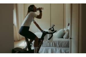 Ciclismo sin riesgos: cómo vivir la experiencia real desde casa